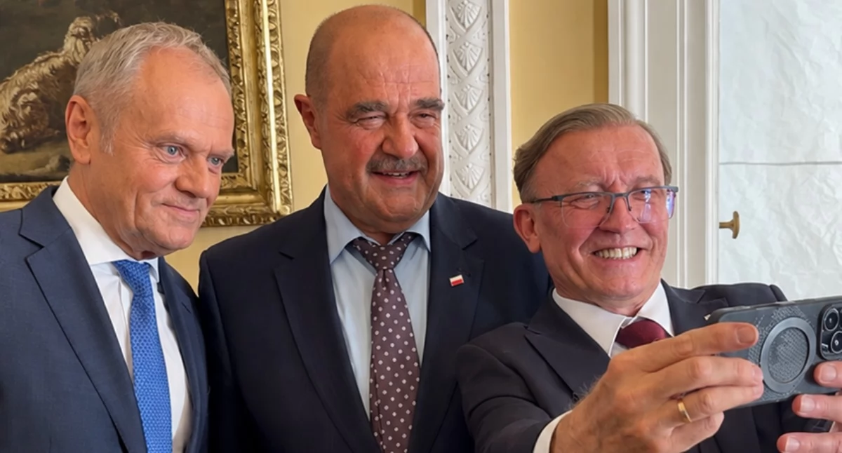 Donald Tusk, Cezary Żak, Artur Barciś, fot. Instagram